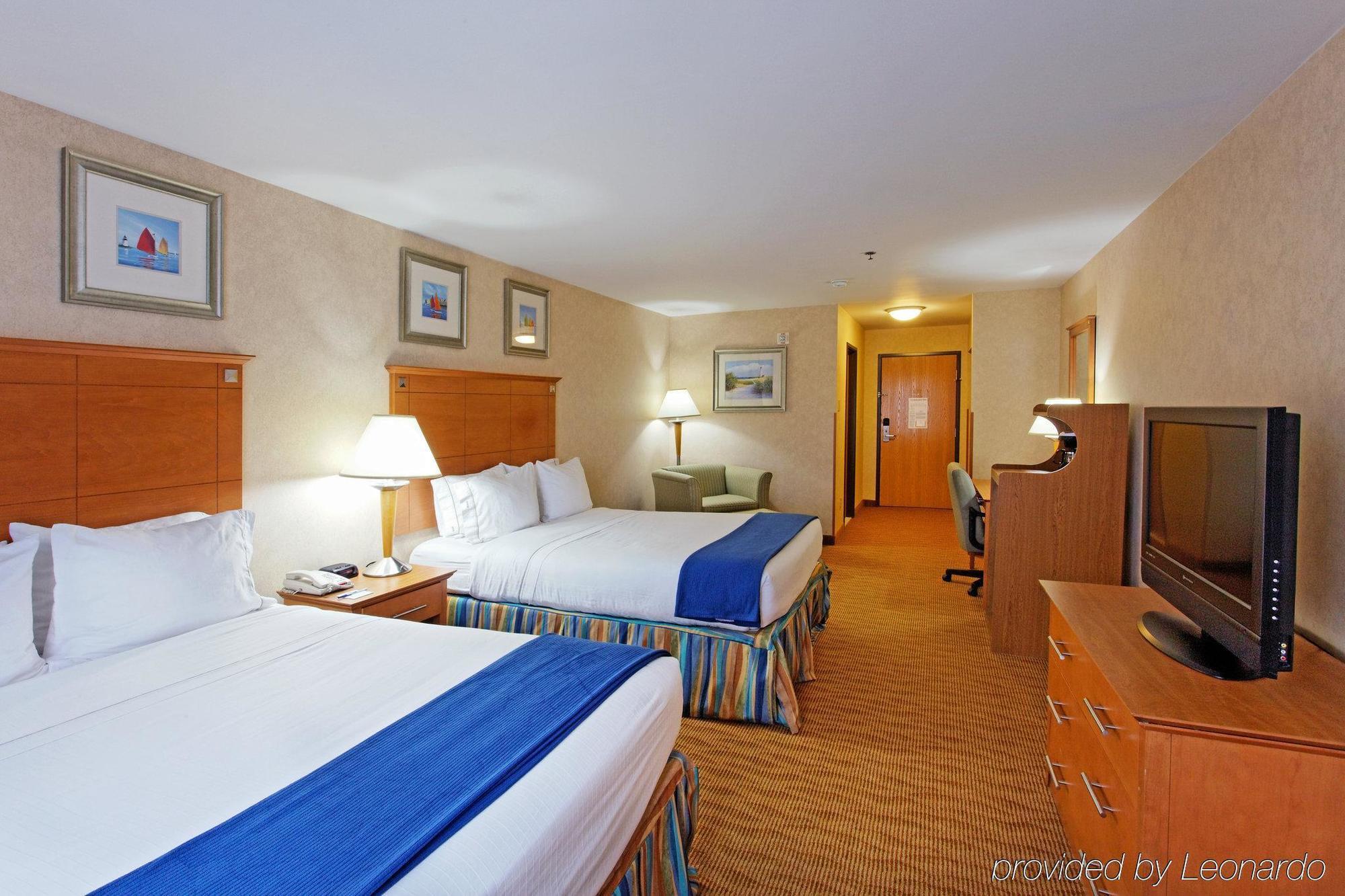 Holiday Inn Express Branford-New Haven, An Ihg Hotel Room photo