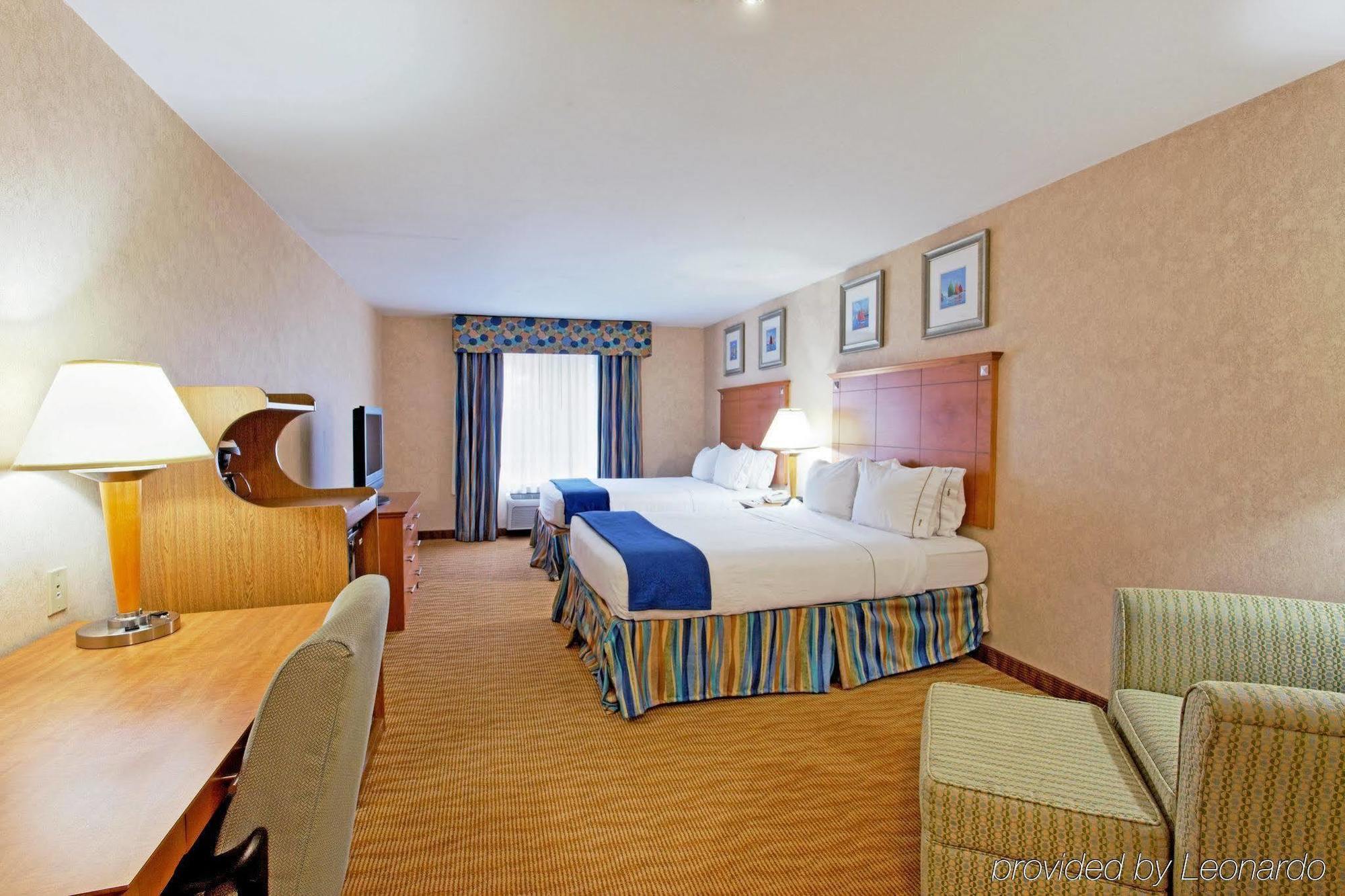 Holiday Inn Express Branford-New Haven, An Ihg Hotel Room photo